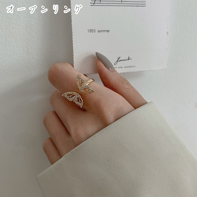 オープンリング 指輪 レディース 女性 アクセサリー ファッション雑貨 蝶 バタフライ エレガント ラインストーン ゴールドカラー エレガント おしゃれ かわいい キュート プレゼント ギフト