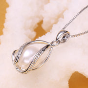 ペンダントトップ ペンダントヘッド チャーム トップのみ レディース 女性 アクセサリー フェイクパール パール調 ラインストーン 上品 おしゃれ ファッション小物 婦人用 プレゼント ギフト