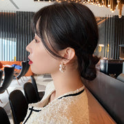 ピアス スタッドピアス レディース 女性 アクセサリー フェイクパール パール調 5連 リング風 シンプル ゴールドカラー お洒落 上品 大人可愛い お出かけ パーティ デイリー 耳飾り ファッション小物 婦人用 プレゼント ギフト