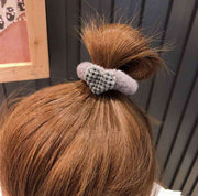 シュシュ ヘアゴム レディース 大人 ヘアアクセサリー ふわふわ もこもこ フェイクファー ハート 可愛い リングゴム 髪飾り 髪留め ヘアアレンジ まとめ髪 おしゃれ お洒落 かわいい ガーリー デイリー 普段使い 女性 婦人 彼女 妻 友達 ギフト 贈り物 母の日 敬老の日 ホワイトデー