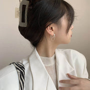 ピアス フープピアス リングピアス レディース 女性 アクセサリー チェーン 揺れる 垂れる サークル シンプル シルバカラー お洒落 おしゃれ かわいい 普段使い デイリー お出かけ 耳飾り ギフト プレゼント 婦人用