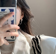ピアス フープピアス リングピアス レディース 女性 アクセサリー チェーン 揺れる 垂れる サークル シンプル シルバカラー お洒落 おしゃれ かわいい 普段使い デイリー お出かけ 耳飾り ギフト プレゼント 婦人用
