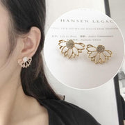 ピアス スタッドピアス バックキャッチピアス レディース 女性 アクセサリー ラインストーン キラキラ シルバーカラー ゴールドカラー お洒落 可愛い ファッション小物 ギフト プレゼント