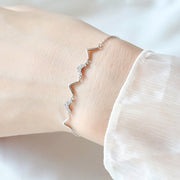 ブレスレット アクセサリー レディース 女性用 ファッション小物 ラインストーン ウェーブ ギザギザ V字 上品 清楚 エレガント おしゃれ かわいい プレゼント ギフト 誕生日 記念日 デイリー 普段使い 通勤 オフィスファッション