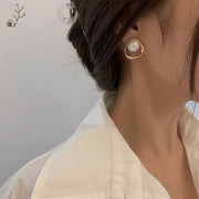 イヤリング レディース 女性 婦人 アクセサリー フェイクパール パール調 耳飾り ゴールドカラー 上品 かわいい おしゃれ きれいめ イベント 普段使い