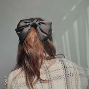 バレッタ 髪留め リボン レディース 女性 婦人用 蝶結び 大きめ ヘアアクセサリー 光沢 上品 髪飾り ヘアアレンジ おしゃれ かわいい デイリー 普段使い お出かけ