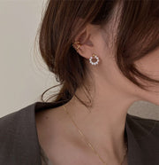 スタッドピアス ネックレス ペンダント レディース 女性用 アクセサリー ゴールドカラー フェイクパール サークル  ベネチアンチェーン 華奢 カジュアル 高見え 高級感 おしゃれ 大人可愛い かわいい キュート 耳飾り 普段使い 婦人 普段使い ファッション小物 プレゼント 贈り物 ギフト 誕生日 記念日 お出かけ プチギフト パーティー 2次会 結婚式 上品