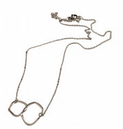 ネックレス ペンダント レディース アクセサリー ダブルリング オーバル フープ 楕円 変形 バタフライ 蝶 ラインストーン チェーン シンプル 華奢 細身 プレゼント ギフト 贈り物 お祝い 記念日 誕生日 デート 女子会 パーティー お呼ばれ お出かけ デイリー 普段使い カジュアル フォーマル かわいい おしゃれ エレガント 上品 2連リング サークル ゴールドカラー