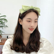 カチューシャ レディース 女性用 ヘアアクセサリー 髪飾り リボン 大きめ ガーリー キュート かわいい おしゃれ お出かけ 黒 ピンク