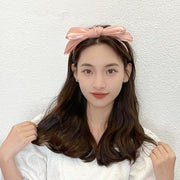 カチューシャ レディース 女性用 ヘアアクセサリー 髪飾り リボン 大きめ ガーリー キュート かわいい おしゃれ お出かけ 黒 ピンク
