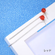 ピアス レディース アクセサリー 女性用 チェーン 揺れる ゆらゆら 可愛い おしゃれ 記念日 誕生日 プレゼント 贈り物 ギフト ファッション小物 白 黒 レッド