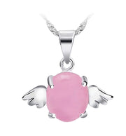 ペンダントトップ ペンダントヘッド ネックレスチャーム レディース 女性 アクセサリー 羽根 エンジェル ストーン 丸 ジュエリー ファッション小物 おしゃれ シンプル きらきら かわいい キュート ギフト プレゼント 記念日 お祝い パーティ 白 ピンク