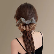 シュシュ ビッグ 大きい 大きめ リボン付き 15cm ヘアゴム 髪ゴム レディース 女性 ヘアアクセサリーペイズリー柄 ボリューム感 レトロ風 ヴィンテージ風 フェミニン ガーリー 可愛い かわいい キュート カジュアル 華やか ライトフォーマル シック おしゃれ 大人女子 ファッション雑貨