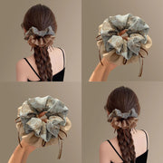シュシュ ビッグ 大きい 大きめ リボン付き 15cm ヘアゴム 髪ゴム レディース 女性 ヘアアクセサリーペイズリー柄 ボリューム感 レトロ風 ヴィンテージ風 フェミニン ガーリー 可愛い かわいい キュート カジュアル 華やか ライトフォーマル シック おしゃれ 大人女子 ファッション雑貨