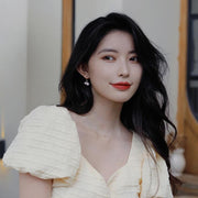フープピアス レディース 女性用 アクセサリー 耳飾り フェイクパール リング 可愛い おしゃれ エレガント 上品 おでかけ デート ギフト プレゼント 贈り物 ゴールドカラー
