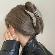 ヘアクリップ レディース ヘアアクセサリー バンスクリップ 大きめ 髪留め シルバーカラー ブラック しっかり シンプル 可愛い おしゃれ 大人可愛い ヘアアレンジ まとめ髪 パーティー 長い髪