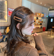 ヘアピン パッチン留め 2個セット ヘアアクセサリー 髪飾り 髪留め レディース 女性 アクセサリー スリーピン スクエア 長方形 フェイクレザー ファッション小物 まとめ髪 ヘアアレンジ 前髪 無地 単色 大人かわいい おしゃれ お出かけ 通勤 ギフト プレゼント 黒 マスタード ベージュ 茶 藍 赤 黄