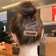 ヘアピン パッチン留め 2個セット ヘアアクセサリー 髪飾り 髪留め レディース 女性 アクセサリー スリーピン スクエア 長方形 フェイクレザー ファッション小物 まとめ髪 ヘアアレンジ 前髪 無地 単色 大人かわいい おしゃれ お出かけ 通勤 ギフト プレゼント 黒 マスタード ベージュ 茶 藍 赤 黄