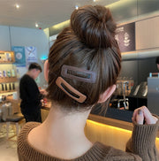 ヘアピン パッチン留め 2個セット ヘアアクセサリー 髪飾り 髪留め レディース 女性 アクセサリー スリーピン スクエア 長方形 フェイクレザー ファッション小物 まとめ髪 ヘアアレンジ 前髪 無地 単色 大人かわいい おしゃれ お出かけ 通勤 ギフト プレゼント 黒 マスタード ベージュ 茶 藍 赤 黄