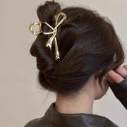 ヘアクリップ バンスクリップ 髪留め レディース 女性 婦人 ヘアアクセサリー リボン型 髪飾り 蝶結び ヘアアレンジ 上品 エレガント メタルカラー 高級感 高見え おしゃれ かわいい 普段使い デイリー 通勤 通学