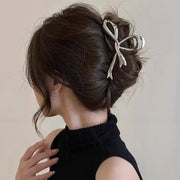 ヘアクリップ バンスクリップ 髪留め レディース 女性 婦人 ヘアアクセサリー リボン型 髪飾り 蝶結び ヘアアレンジ 上品 エレガント メタルカラー 高級感 高見え おしゃれ かわいい 普段使い デイリー 通勤 通学