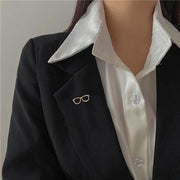 ブローチ ピン レディース 女性 胸飾り アクセサリー メガネ型 眼鏡型 シルバーカラー ゴールドカラー 胸元 おしゃれ かわいい 可愛い プレゼント ギフト