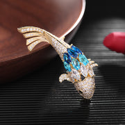 ブローチ ピンブローチ レディース 女性 アクセサリー 金魚 ラインストーン キラキラ 華やか 上品 おしゃれ 大人可愛い お出かけ セレモニー フォーマル ギフト プレゼント 婦人用 ファッション小物