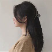 ヘアクリップ バンスクリップ ワニクリップ レディース ヘアアクセサリー 結び目 大きめ シンプル 無地 単色 髪飾り 髪留め まとめ髪 ヘアアレンジ かわいい おしゃれ カジュアル デイリー 普段使い お出かけ 髪かざり 髪どめ ファッション小物 雑貨 女性 ホワイト グリーン ブラック べっ甲柄 ピンク ワイン グレー カーキ クリア