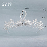 ティアラ レディース 女性 ヘアアクセサリー ラインストーン 花嫁 ウェディング 結婚式 ブライダル 披露宴 フェイクパール 華やか キラキラ