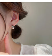 スタッドピアス ピアス レディース 女性 アクセサリー 耳飾り 楕円形 丸 シンプル かわいい おしゃれ 上品 ベーシック 定番 きれいめ プレゼント ギフト 贈り物 お出かけ 通勤 パーティ フォーマル 金色 銀色