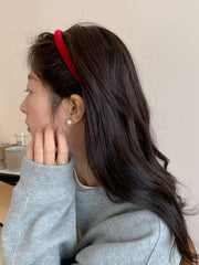 カチューシャ ベロア調 レディース 女性用 ヘアアクセサリー 髪飾り 前髪留め ヘアアレンジ シンプル 可愛い おしゃれ 上品 お出掛け