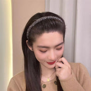 カチューシャ コーム付き レディース 女性 婦人 ヘアアクセサリー 髪留め 髪飾り まとめ髪 ヘアアレンジ 前髪 ウェーブ ラインストーン ベロア かわいい おしゃれ キラキラ 豪華 大人女子 お出かけ プレゼント ギフト