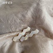 ヘアクリップ 髪留め 2個セット レディース 女性 ヘアアクセサリー ファッション雑貨 波型 ウェーブ くちばしクリップ ワニクリップ ホワイト ブラック シンプル カジュアル かわいい キュート おしゃれ