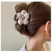 バンスクリップ ヘアクリップ レディース 女性 ヘアアクセサリー 花 フラワー もこもこ 柔らかい 大きめ 髪飾り 髪留め まとめ髪 ヘアアレンジ かわいい おしゃれ
