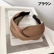 カチューシャ レディース 女性用 ヘアアクセサリー 髪飾り 髪留め レザー調 幅広 クロス ねじり ヘアアレンジ 無地 シンプル カジュアル おしゃれ