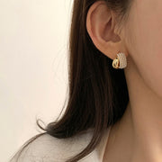 ピアス レディース アクセサリー パール調 ゴールドカラー フープピアス ラインストーン キラキラ かわいい フォーマル パーティー 華やか 上品 おしゃれ 女性