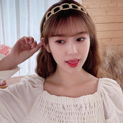 カチューシャ レディース 女性用 ヘアアクセサリー 髪飾り リング 単色 シンプル ユニーク おしゃれ かわいい