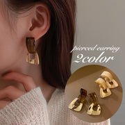 ピアス スタッドピアス レディース 女性 アクセサリー シンプル 大ぶり ゴールドカラー 上品 きれいめ お洒落 おしゃれ かわいい 普段使い お出かけ ギフト プレゼント 婦人用