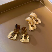 ピアス スタッドピアス レディース 女性 アクセサリー シンプル 大ぶり ゴールドカラー 上品 きれいめ お洒落 おしゃれ かわいい 普段使い お出かけ ギフト プレゼント 婦人用