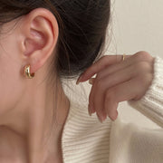 イヤーカフ スタッドピアス 1ペア 1対 イヤリング イヤークリップ レディース 女性 アクセサリー 耳飾り リング シンプル ゴールドカラー シルバーカラー お洒落 大人可愛い お出かけ 普段使い デイリー プレゼント ギフト ファッション小物