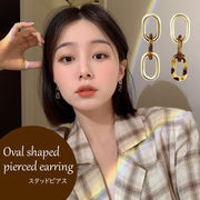 スタッドピアス オーバル アシメ べっ甲風 スウィングピアス レディース アクセサリー 左右非対称 耳飾り 揺れる 楕円 3連 レトロ 上品