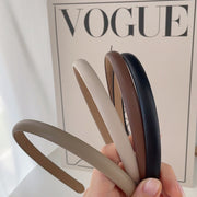 カチューシャ ヘアアクセサリー レディース 女性用 PUレザー 単色 シンプル ヘアバンド ヘアアレンジ 髪飾り まとめ髪 おしゃれ かわいい 大人可愛い 上品 カジュアル デイリー 普段使い 婦人用 ファッション小物