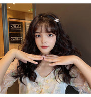 ヘアクリップ 単品 レディース 女性用 フラワー 小花 フェイクパール 小さめ コンパクト 前髪 重ね付け フェミニン ガーリー きれいめ おしゃれ かわいい シンプル 大人可愛い 髪飾り 髪留め ヘアアレンジ 女性用 婦人用 ファッション小物