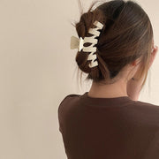 バンスクリップ ヘアクリップ 髪留め レディース 女性 ヘアアクセサリー ファッション雑貨 幅広 横長 無地 ブラック ブラウン グレー シンプル フェミニン ガーリー 可愛い キュート おしゃれ シック