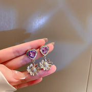 ピアス スタッドピアス 両耳用 レディース 女性 アクセサリー 耳飾り ハート ラインストーン フラワー 花 シンプル かわいい 揺れる ゆらゆら キュート ガーリー 定番 おしゃれ プレゼント ギフト 記念日 お出かけ 銀色