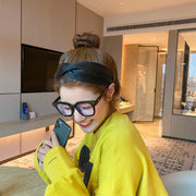 カチューシャ 幅広 レザー調 レディース ヘアアクセサリー 髪留め 髪飾り ヘアアレンジ クロス 太め シンプル フェイクレザー 女性用 婦人用 可愛い おしゃれ お出掛け