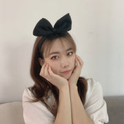カチューシャ ヘアアクセサリー レディース 女性用 リボン 蝶結び おしゃれ かわいい お出かけ カジュアル デイリー 髪飾り まとめ髪 ヘアアレンジ ギフト プレゼント 贈り物 ファッション小物