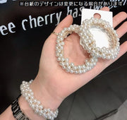 ヘアゴム ビーズシュシュ ヘアアクセサリー レディース 髪ゴム まとめ髪 フェイクパール 存在感 子供用 女の子 キッズ 髪飾り かわいい おしゃれ 上品 大人可愛い オフィス OL 普段使い ガールズ ヘアアレンジ カジュアル 婦人 女性 ホワイト 白 入学式 卒業式 結婚式 2次会 パーティー イベント