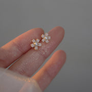 ピアス スタッドピアス レディース 女性 アクセサリー ファッション小物 花 フラワー ミニ 小さい 小ぶり シンプル おしゃれ かわいい プレゼント ギフト