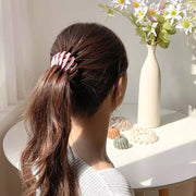 ヘアクリップ ヘアリング風 ヘアカフス風 レディース 大人 ヘアアクセサリー しっかり 髪飾り 髪留め ポニーテール お団子ヘア ヘアアレンジ まとめ髪 シニョン シニヨン 無地 ブルー ピンク グレー おしゃれ ユニーク 個性的 デイリー 普段使い 女性 ガールズ 婦人 彼女 妻 嫁 プレゼント 贈り物 ギフト 母の日 ホワイトデー